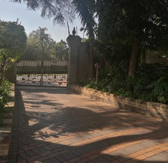 Bed & Breakfast Feel At Home 5