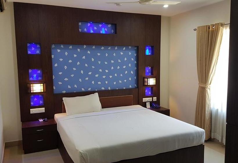 Hotel The Central Park 9