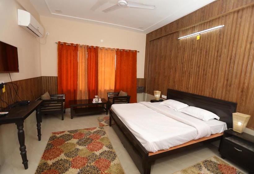 The Shikargah Hotel And Restaurant 2