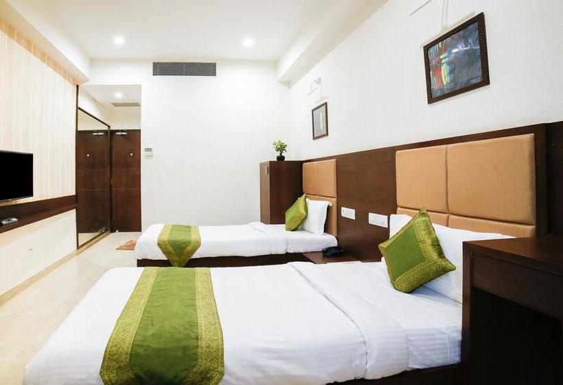 Hotel Treebo Flora 14