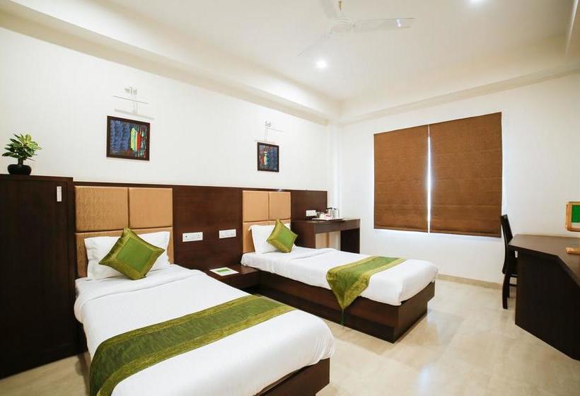 Hotel Treebo Flora 18