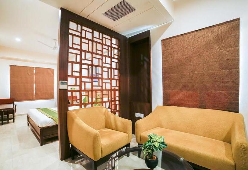 Hotel Treebo Flora 7