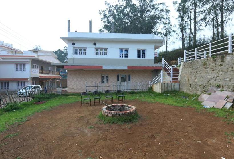 Hotel Oyo 8731 Bell Flower 1