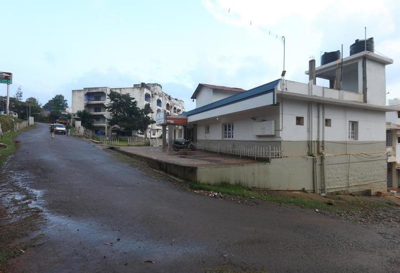 Hotel Oyo 8731 Bell Flower 2