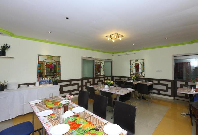 Hotel Oyo 8731 Bell Flower 7