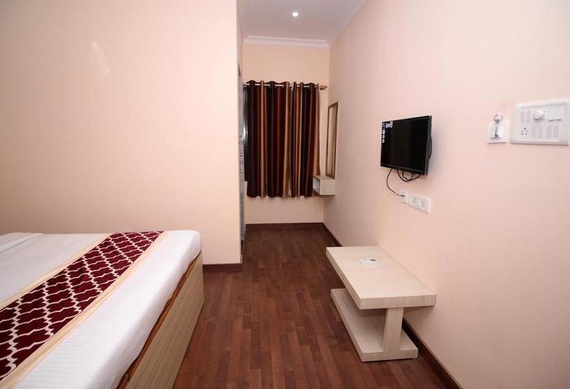 Hotel Oyo 8346 Lazystays 13