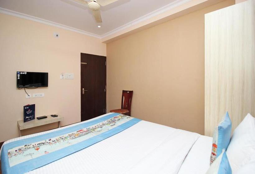 Hotel Oyo 8346 Lazystays 3