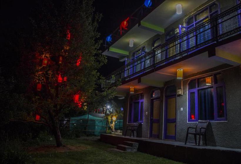 Nomad S Den A Backpacker Hostel 1