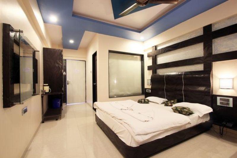 Hotel J S Excellency 14