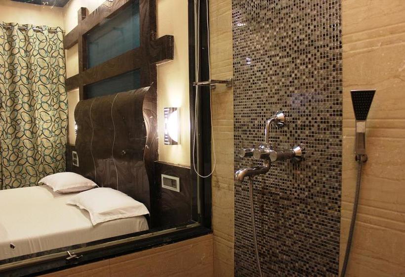 Hotel J S Excellency 8