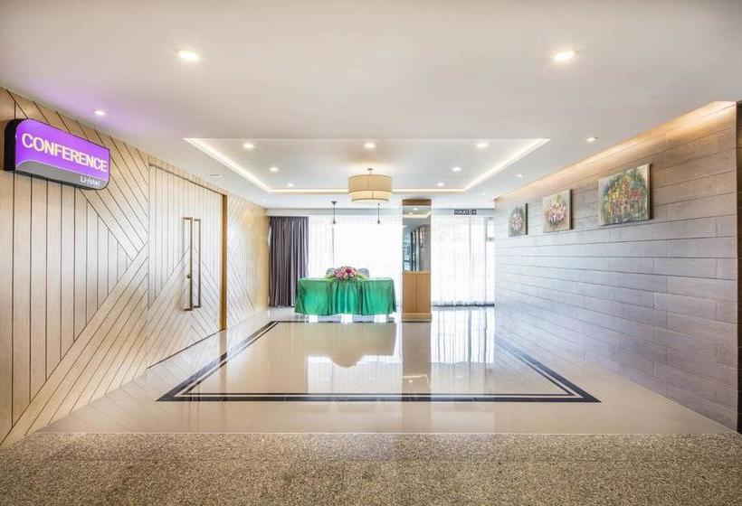 Livotel Hua Mak Bangkok 8