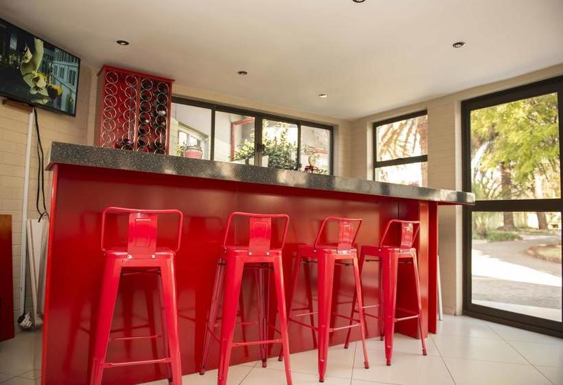 Bed and Breakfast Klelya S Guest House 4