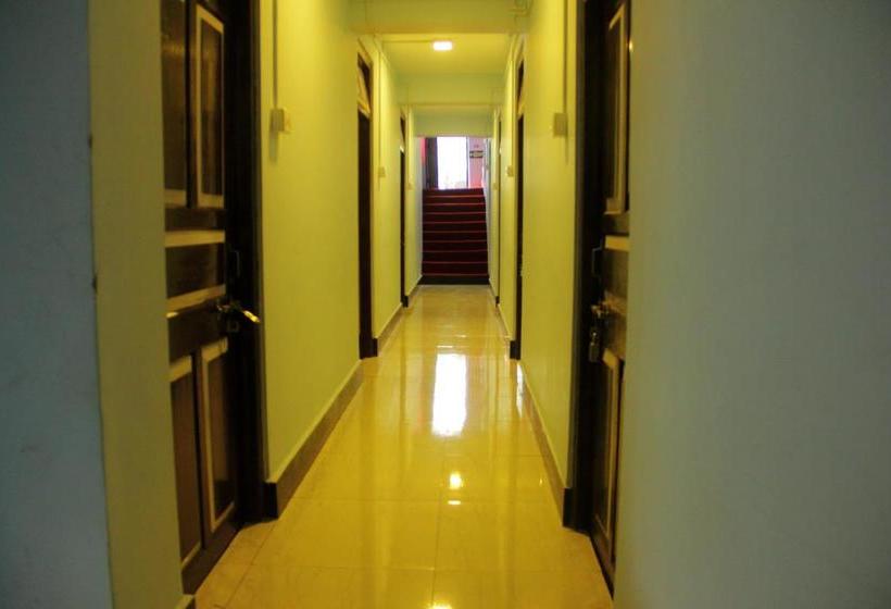 Hotel The Griffon S Nest 2