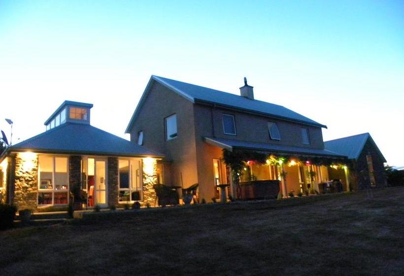 Bed and Breakfast Falcon S Rise Alpaca Farm Renwick South Island