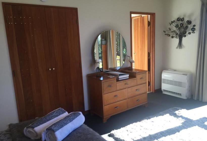 Bed and Breakfast Falcon S Rise Alpaca Farm 9