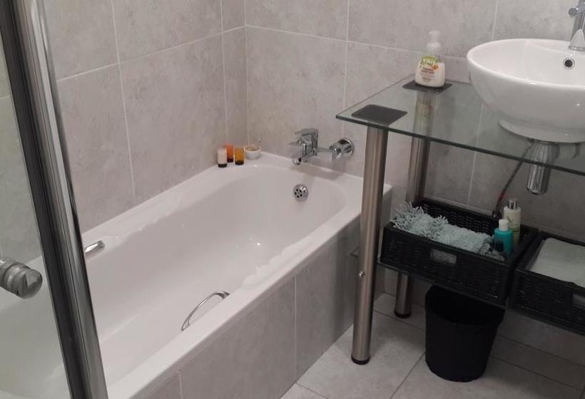 Bed and Breakfast R & R S Retreat 2