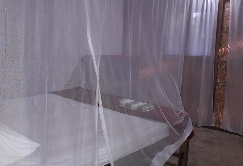 Hotel The Chill Inn Restaurant & Luxury Hut S 1