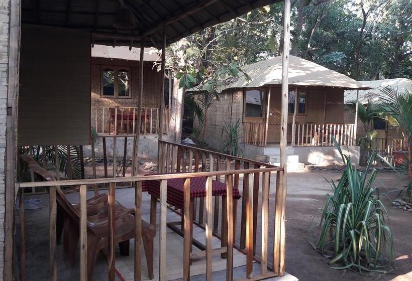 Hotel The Chill Inn Restaurant & Luxury Hut S 17