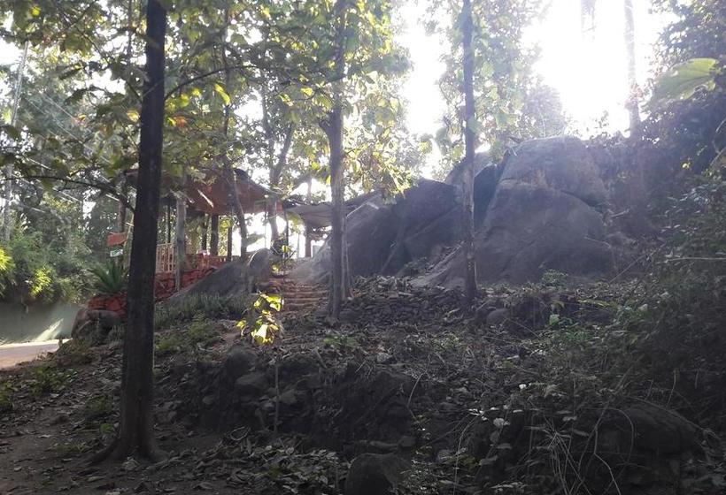 Hotel The Chill Inn Restaurant & Luxury Hut S 3