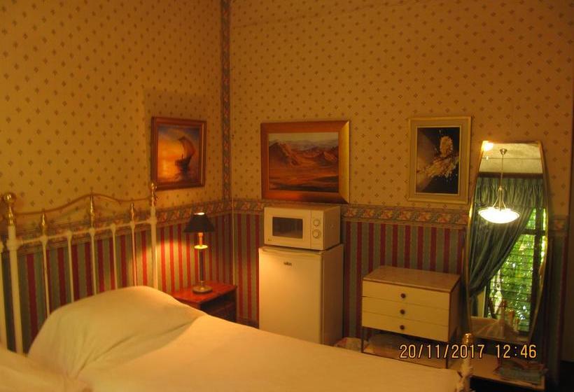 Bed and Breakfast Rosslie S Guesthouse 1