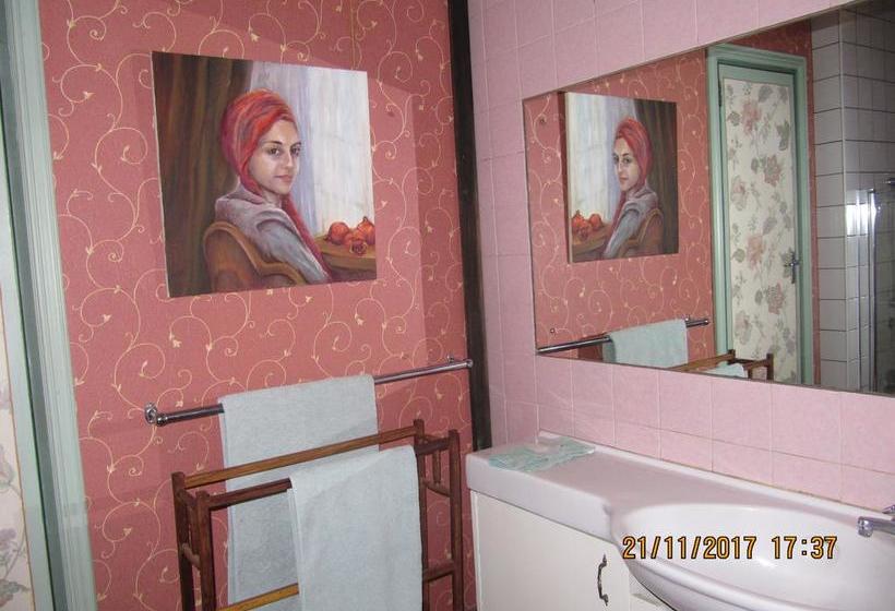 Bed and Breakfast Rosslie S Guesthouse 3