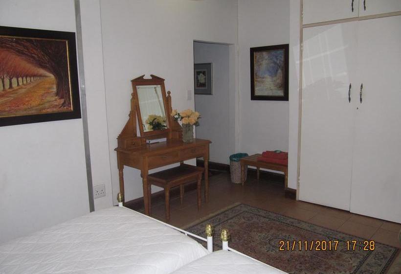 Bed and Breakfast Rosslie S Guesthouse 7