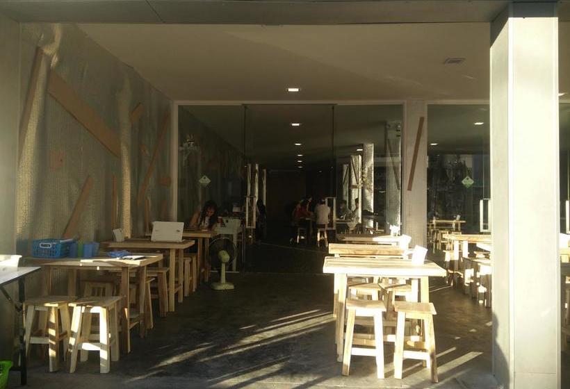 Hostel X Kingdom Guest House 9