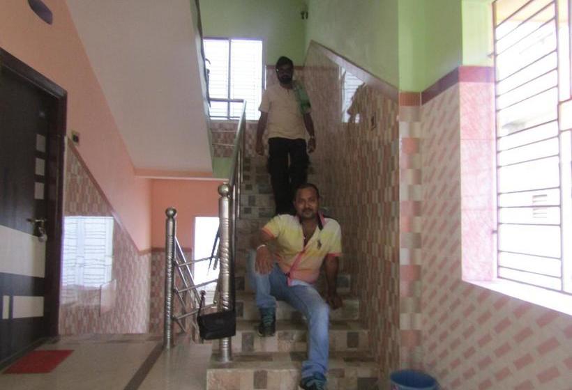 Neelanjana S Hotel Hindustan 2