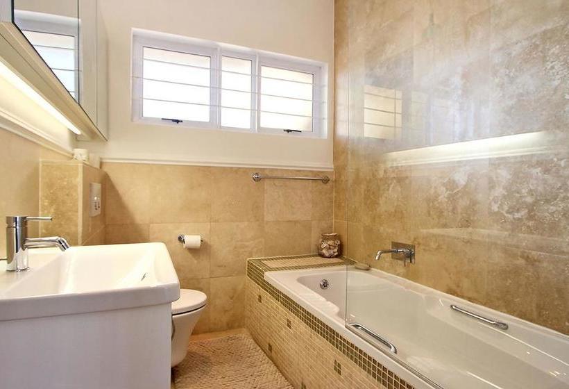 Hotel Edinburgh Court 14