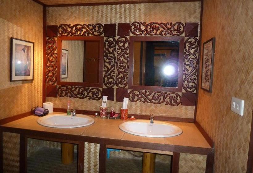 Resort Old Tree S House 18