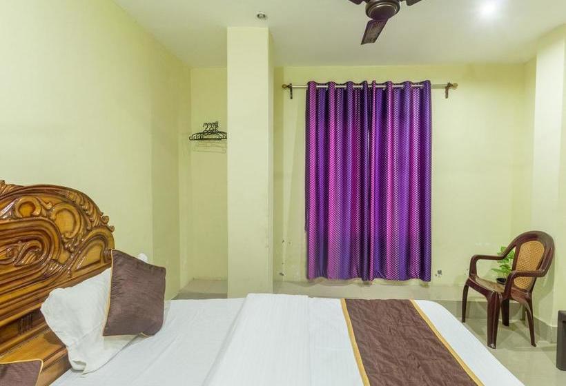 Oyo 4919 Hotel Dream City 12