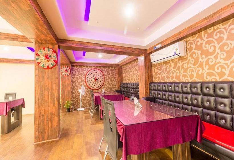 Oyo 4919 Hotel Dream City 8