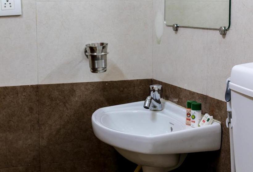 Hotel Oyo 6637 Bvn Grand 14