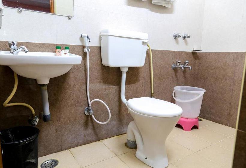 Hotel Oyo 6637 Bvn Grand 15