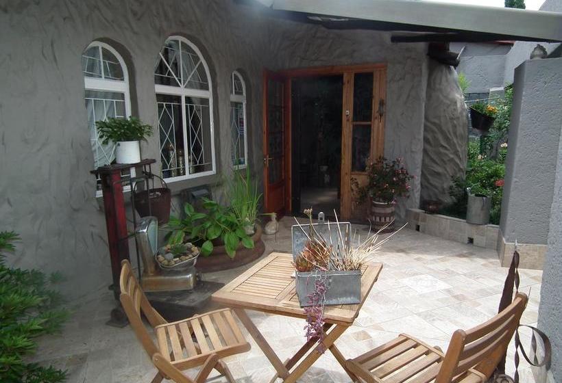 Bed and Breakfast Elna S Guest House 14