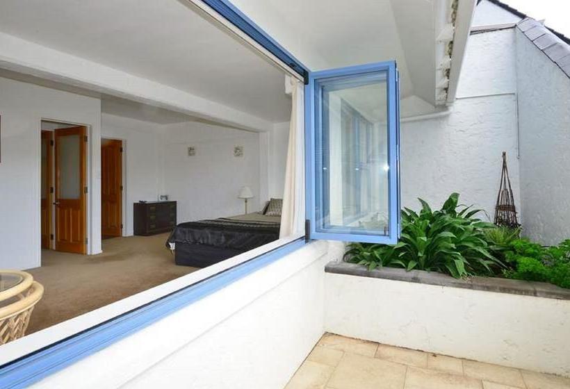 Bed and Breakfast Glanville Snuggery Waiwera 12