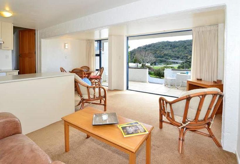 Bed and Breakfast Glanville Snuggery Waiwera 5