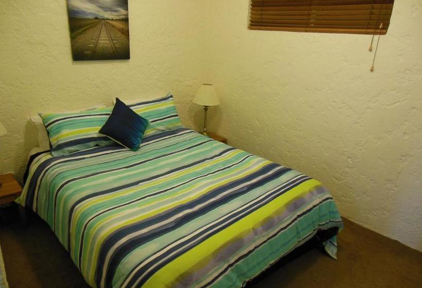 Bed and Breakfast Glanville Snuggery Waiwera 9