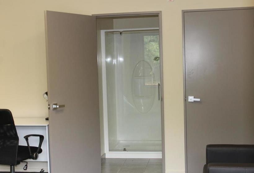 Motel Campus Summer Stays Wait Kiri Village 9