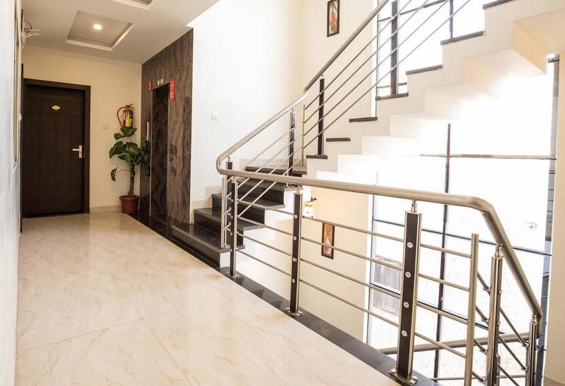 Hotel Oyo 4119 King Palace 11