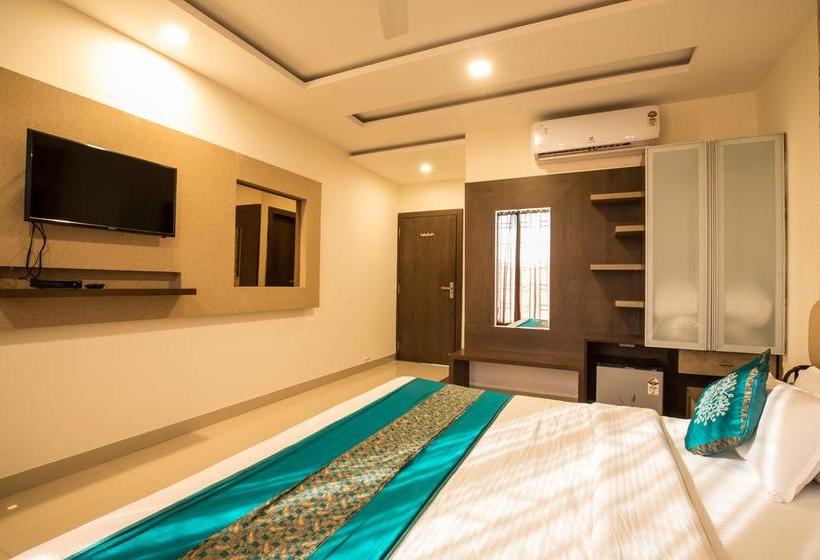 Hotel Oyo 4119 King Palace 12