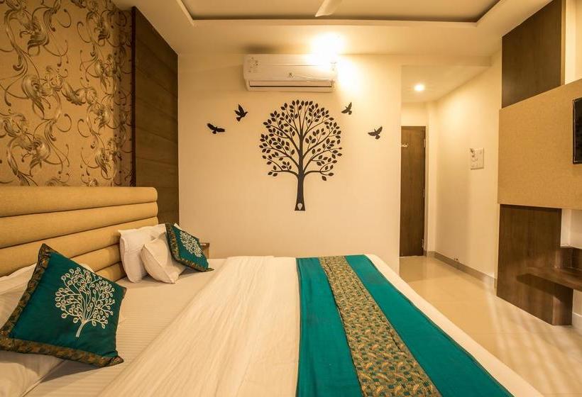 Hotel Oyo 4119 King Palace 9