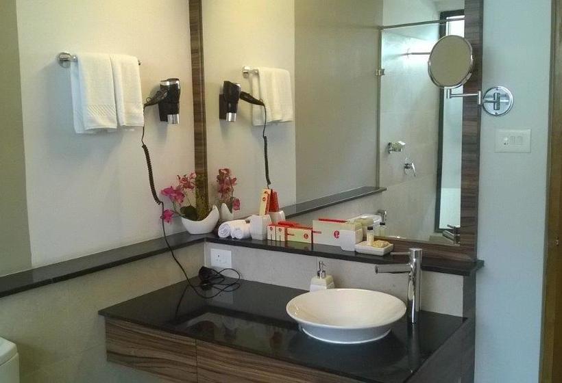 Resort Zip Rooms Mahindra World City 15