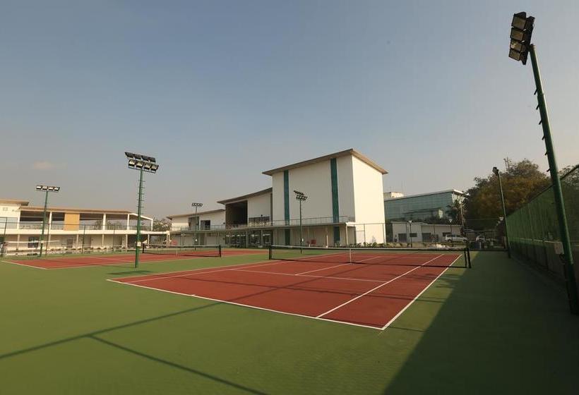 Resort Zip Rooms Mahindra World City 2