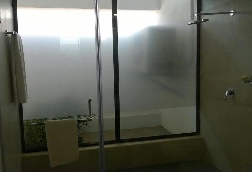 Resort Zip Rooms Mahindra World City 9