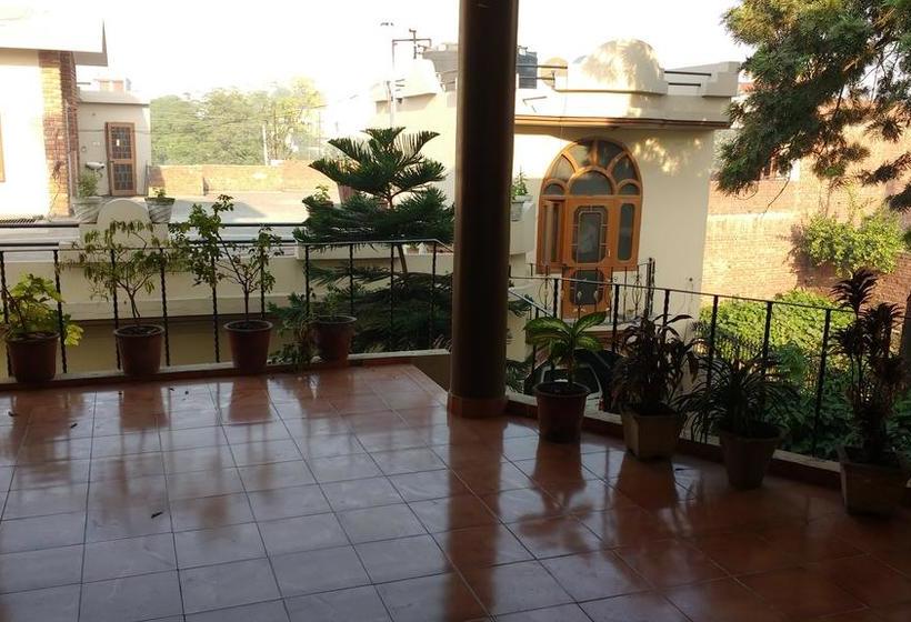 Green Backpacker S Hostel 5