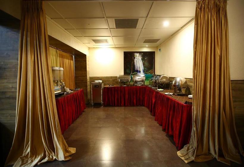 Hotel Oyo 728 Chennai Deluxe International 18