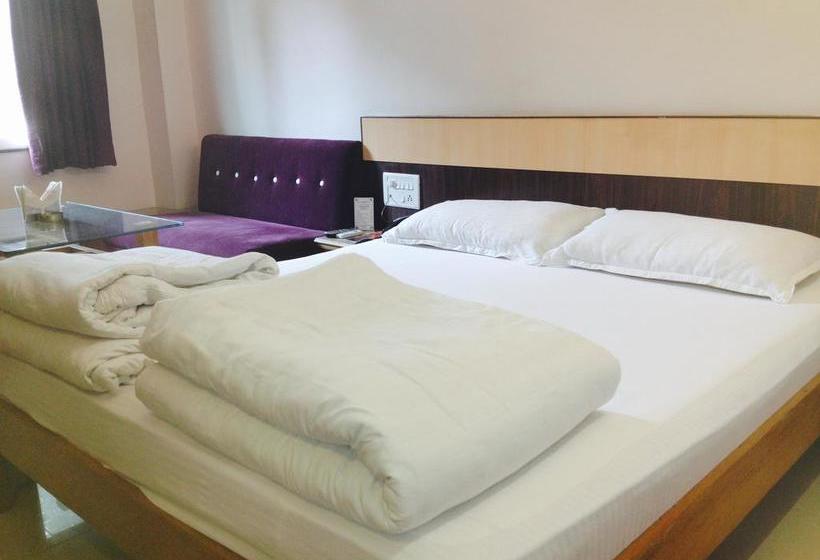 Jain S Hotel Rajhans 8