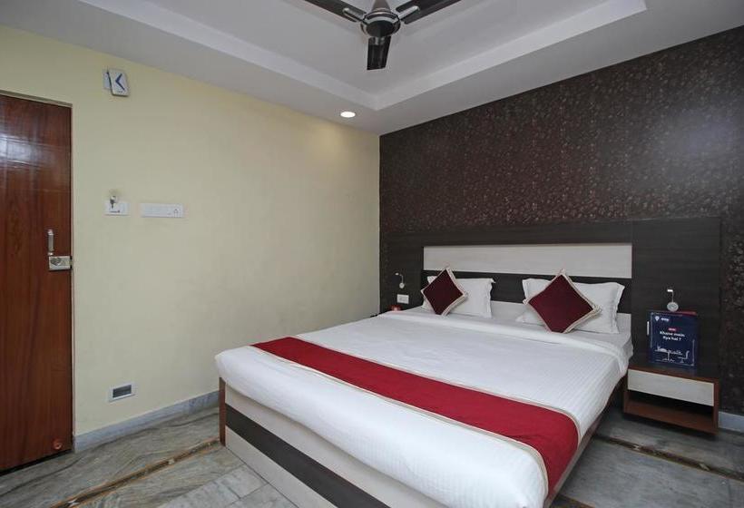 Hotel Oyo 3212 The Altira 14