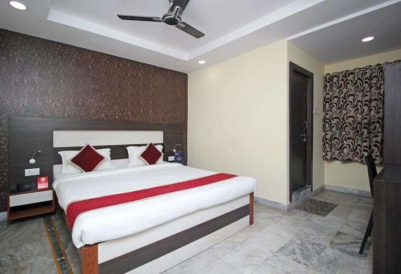 Hotel Oyo 3212 The Altira 15